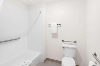 Comfort Suites Portland Airport - Portland - 1