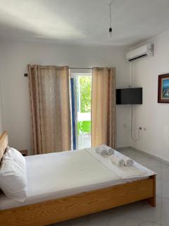 Olympia Guesthouse - 8