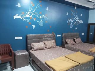 Honest Deluxe Room - Garudeshwar - 0