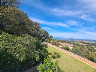 Villa M, Chambres d'Hôtes, Vue mer, Sauna, Piscine à Six-Fours - 9