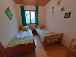 Gîte des Vignes au calme, 2 ch, terrasse, animaux admis, parking, recharge VE - FR-1-584-164 - 1