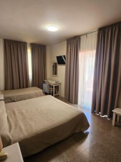 Hotel Castell Blanc - Empuriabrava - 3