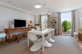 Nash House - Seafront with Parking Close to Town - Tenby - 1