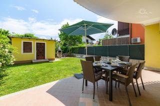 Apartments near the beach Veronika - 4