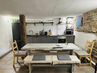 Chata pod smrečkami s krbom a krásnym prostredím - 1