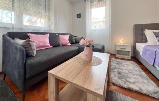 Nice Apartment In Pula With Wifi - 1