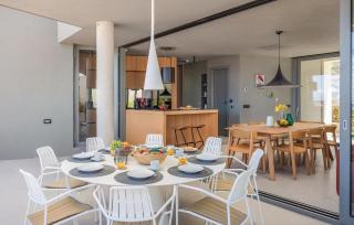 Gorgeous Home In Vis With Sauna - 2