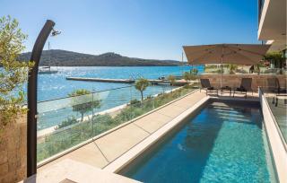 3 Bedroom Cozy Home In Tisno - Tisno - 0