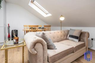 Scandi Loft Style Apartment - Sleeps 6 - near Manchester Airport - Manchester - 1