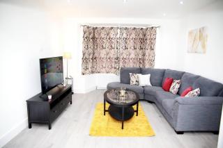 Deluxe 4-Bed House Close2 Wembley Stadium - Hendon - 9