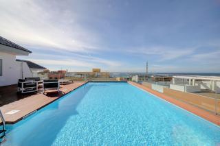 Central but quiet, pool and WIFI - fibre - Tarifa - 2