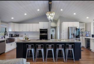 Canyon Lake luxury getaway, hot tub with Lakeview - Canyon Lake - 6