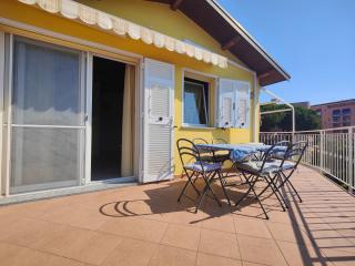 Ampio Trilocale Con Terrazzo by Tempovacanza - Marina di Andora - 5