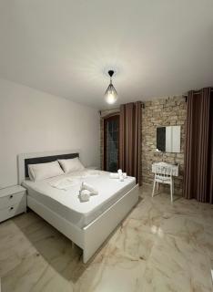 The White Troy - Sarandë - 3
