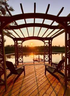 Blue Heron Cottage Oceanfront and Private trails - 8