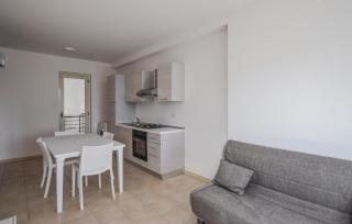 Gorgeous Apartment In Isca Marina - Badolato - 7