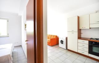 1 Bedroom Cozy Apartment In Isca Marina - 1
