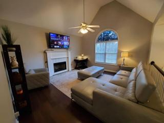 Lovely 5 Bedrooms, 3 Full Baths Home Near Parks! - Austell - 0