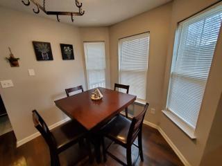 Lovely 5 Bedrooms, 3 Full Baths Home Near Parks! - Austell - 1