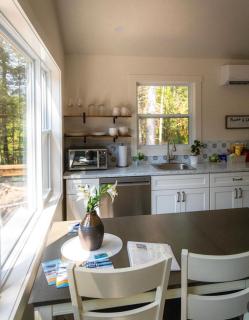 Compass Cove Cottage Oceanfront and Private trails - 8