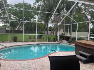 Quiet and Cozy 3 beds 3 baths in Spring Hill with heated Pool and Hot Tub - 9