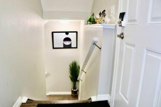 Stunning Suite Relax with Xbox and Board games - Calgary - 3