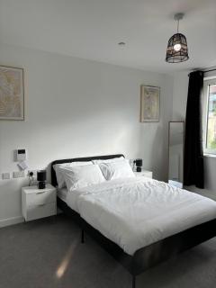 Beautiful Modern 2 Bedroom Flat - Barking - 1