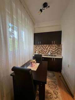 Parkside Cozy Retreat - Pristina - 4