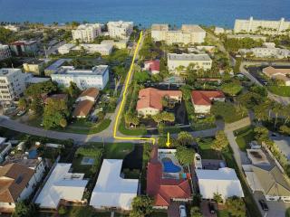 Charming Beach House w/Private Pool Paradise~WALK TO BEACH - 7