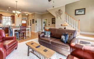 Doctors Orders - Refresh and recharge with peaceful views and a cozy hot tub - Marblehill - 2