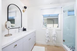 3 Bedrooms - Newport Beach - 5