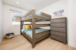 3 Bedrooms - Newport Beach - 2