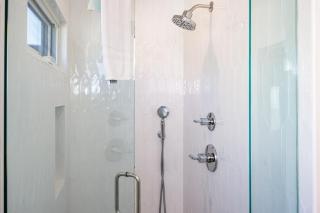 3 Bedrooms - Newport Beach - 4