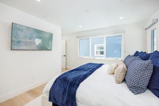 3 Bedrooms - Newport Beach - 6