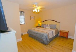 Sailmakers place 206 - 4