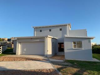Almost Perfect - Jeffreys Bay - 8