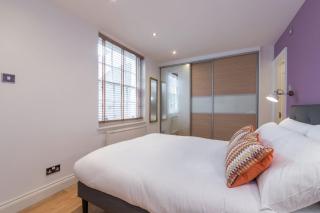 Home For All - Fitzrovia - by Frankie Says - London - 9