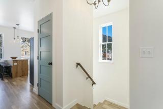 Alpine Vista Short Walk Downtown & Stunning Views - 1