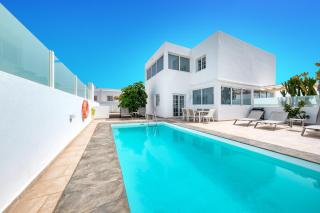 Lanzarote 2-private pool, BBQ, air-con - Playa Blanca - 0