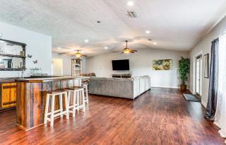 Spacious Micanopy Farmhouse with Luxurious Pool! - Micanopy - 5