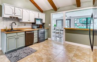 Spacious Micanopy Farmhouse with Luxurious Pool! - Micanopy - 2
