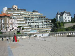 Studio, balcon et accès direct page - 1