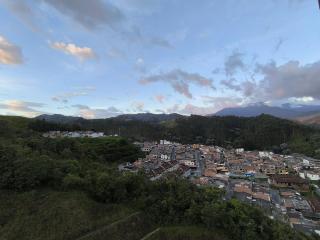 Cómodo, nuevo y con linda vista. - Manizales - 9
