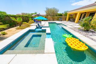 Luxurious 5BR Resort Style Home w Pool & Spa - Indio - 2