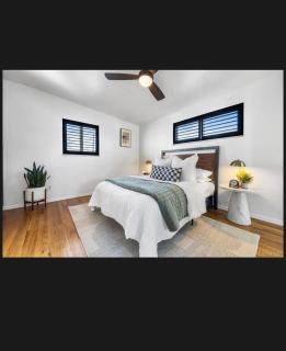 4 bedroom 5 beds family house - 4