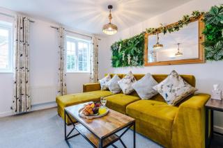 Luxury 3-bed house - Rothwell Gardens - 10mins from Leeds city centre - 9