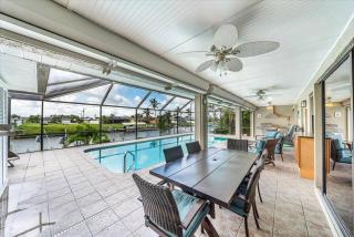 Honolulu East - Vacation home with heated pool and Gulf-access canal - Cape Coral - 0