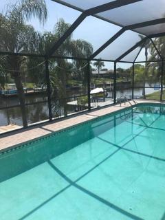 Honolulu East - Vacation home with heated pool and Gulf-access canal - Cape Coral - 3