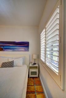 Efficiency 3 on water Las Olas beach and free kayaks - 1