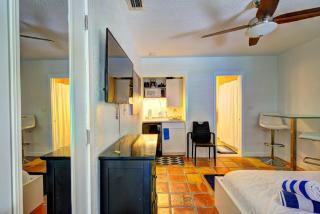Efficiency 3 on water Las Olas beach and free kayaks - Fort Lauderdale - 2